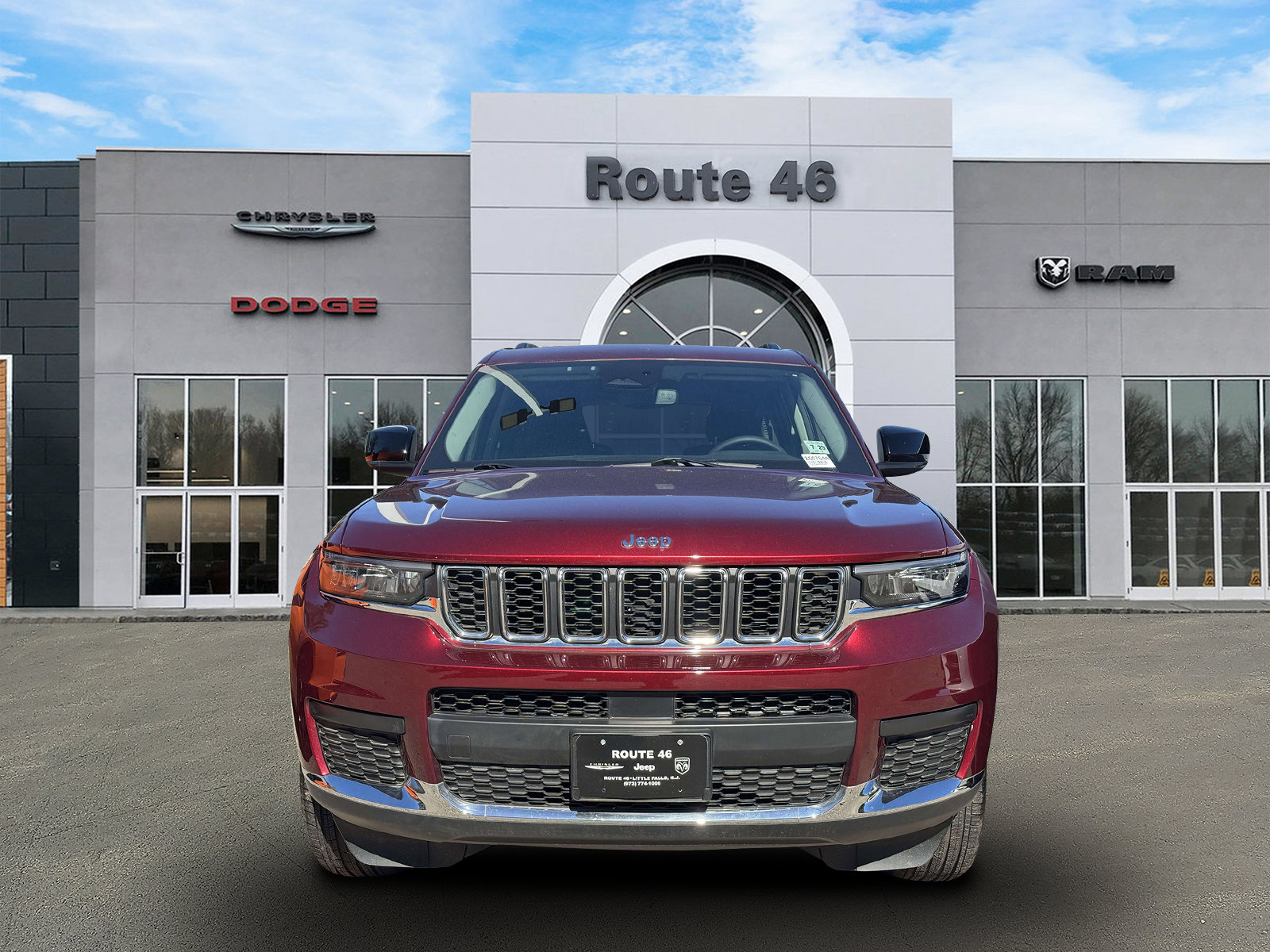 Used 2023 Jeep Grand Cherokee L Laredo w/ Luxury Tech Group I AWD/4WD image 8
