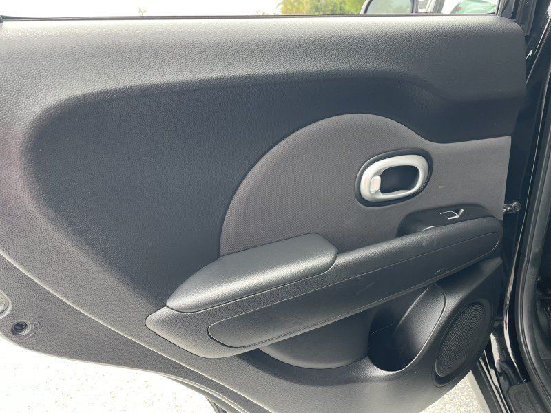 Used 2018 Kia Soul FWD image 22