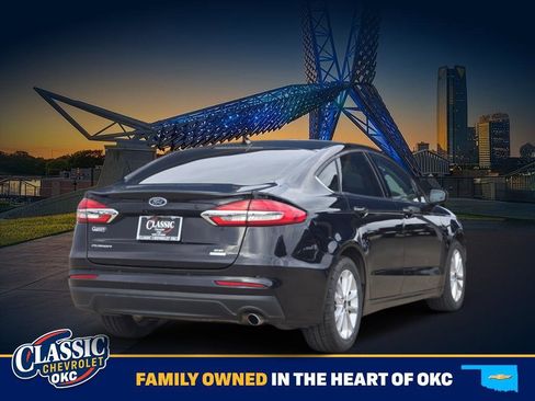 Used 2020 Ford Fusion SE image 7