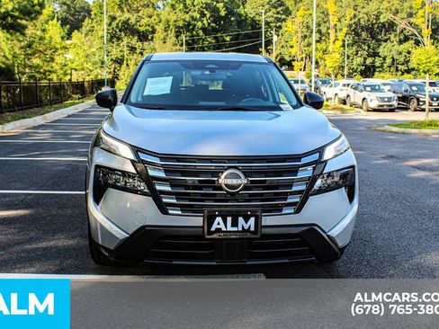 Used 2024 Nissan Rogue S AWD/4WD image 9