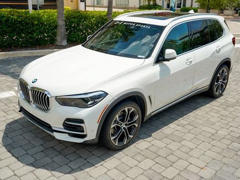 Used 2023 BMW X5 xDrive40i w/ Parking Assistance Package AWD/4WD image 10
