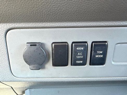 Used 2019 Nissan NV 3500 SL w/ Back Door Glass Package image 44