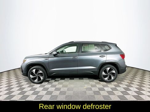 Used 2024 Volkswagen Taos SE image 6