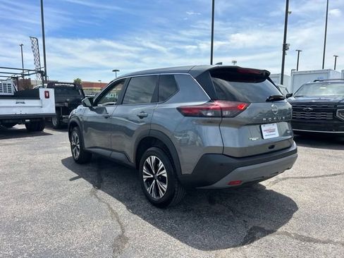 Used 2023 Nissan Rogue SV FWD image 5