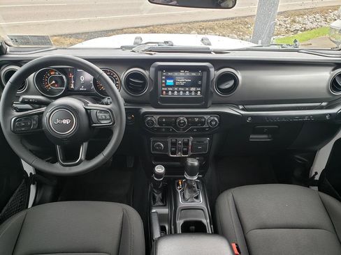 Used 2023 Jeep Wrangler Unlimited Sport image 12