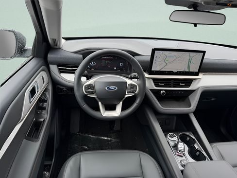 New 2026 Ford Explorer Active w/ Active Comfort Package AWD/4WD image 8