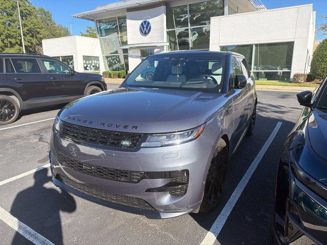Used 2025 Land Rover Range Rover Sport Dynamic SE AWD/4WD image 1