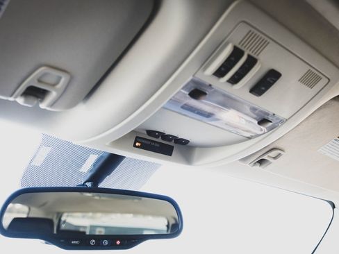 Used 2011 Cadillac Escalade ESV Platinum image 20