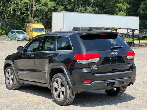 Used 2015 Jeep Grand Cherokee Laredo w/ Quick Order Package 23E AWD/4WD image 4