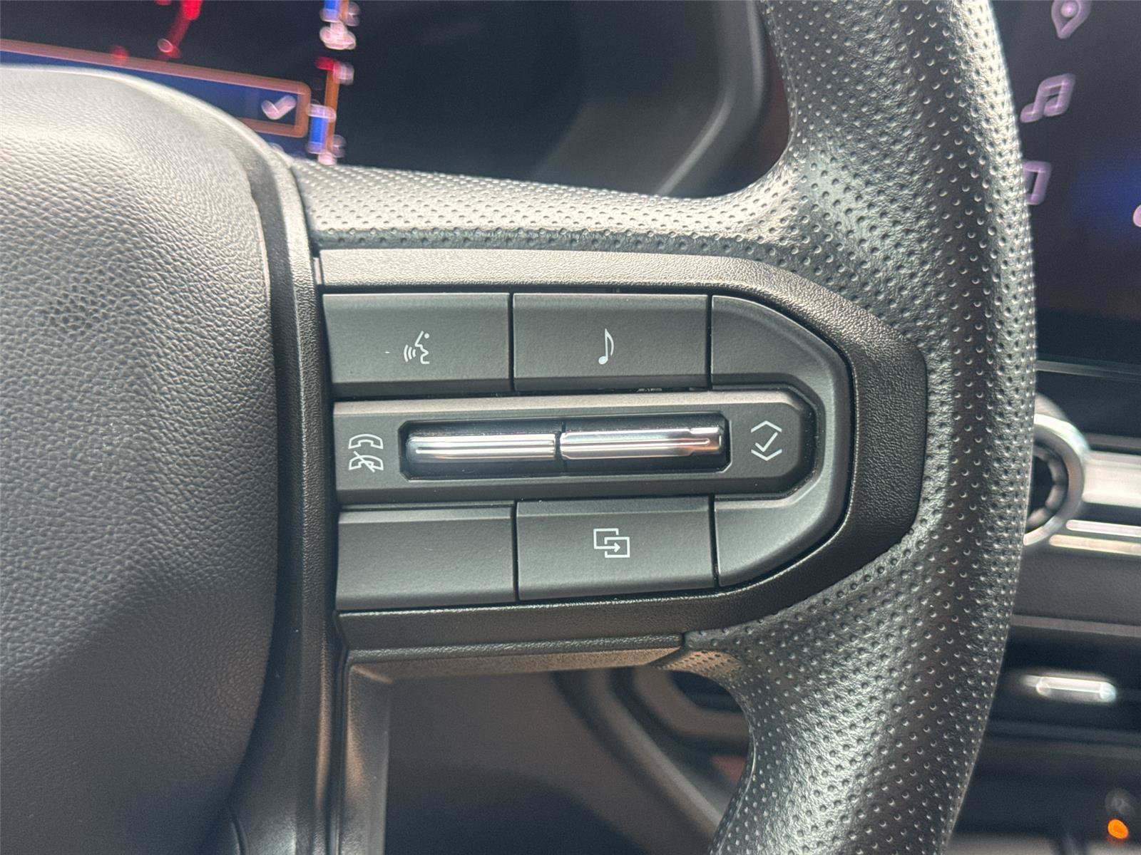 Used 2023 Chevrolet Colorado Trail Boss w/ Technology Package AWD/4WD image 12