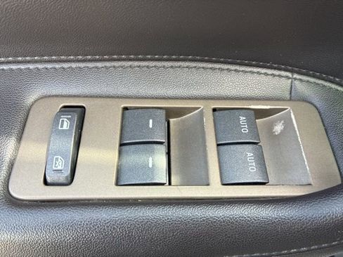 Used 2013 Lincoln MKX Base image 14