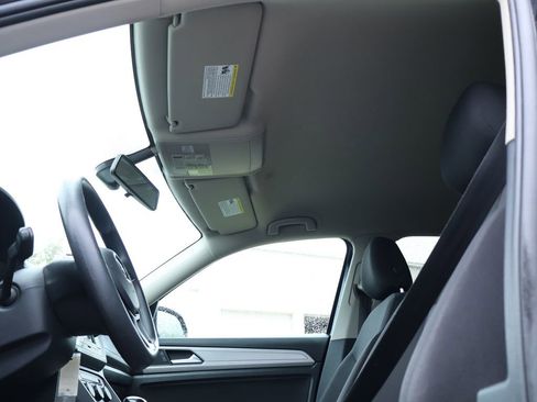 Used 2019 Volkswagen Atlas S image 34