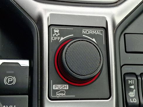 Used 2023 Subaru Forester Premium AWD/4WD image 26