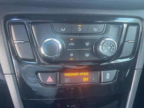 Used 2020 Buick Encore Preferred w/ Safety Package image 18