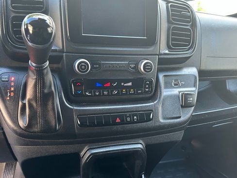 Used 2024 RAM ProMaster 2500 w/ Convenience Group FWD image 18