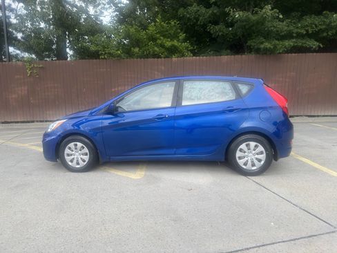 Used 2016 Hyundai Accent SE image 12