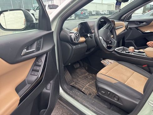 Used 2025 Chevrolet Equinox ACTIV w/ Safety and Technology Package image 6