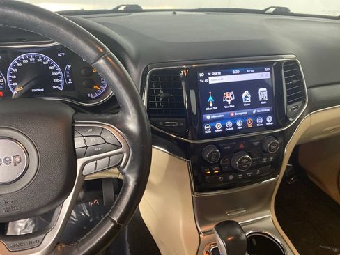 Used 2021 Jeep Grand Cherokee Limited AWD/4WD image 17