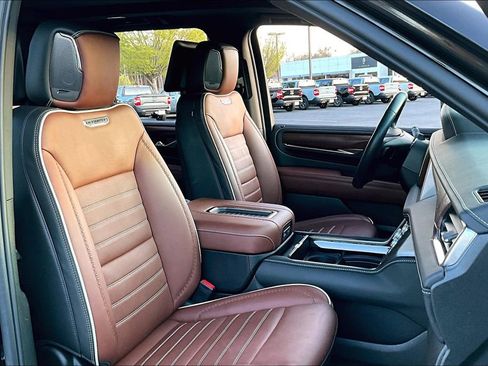 Used 2023 GMC Yukon Denali Ultimate image 7