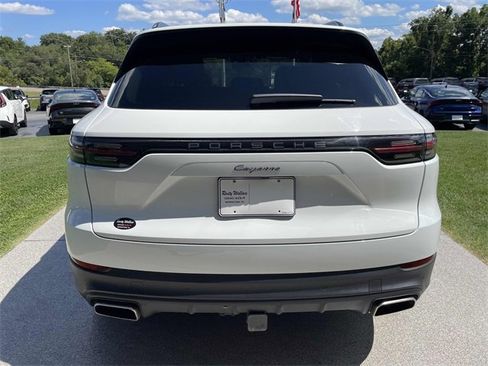 Used 2023 Porsche Cayenne image 4