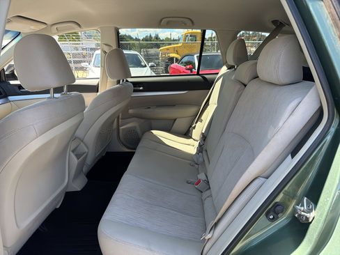 Used 2014 Subaru Outback 2.5i Premium AWD/4WD image 9