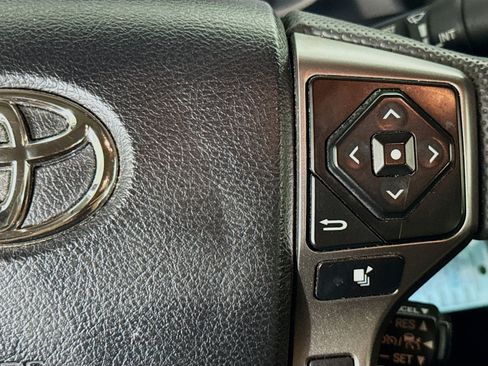 Used 2022 Toyota Tacoma SR5 w/ Technology Package RWD image 14