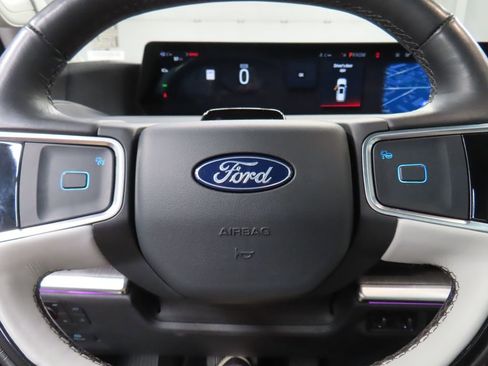 Used 2025 Ford Expedition Max Platinum w/ Platinum Ultimate Package AWD/4WD image 66