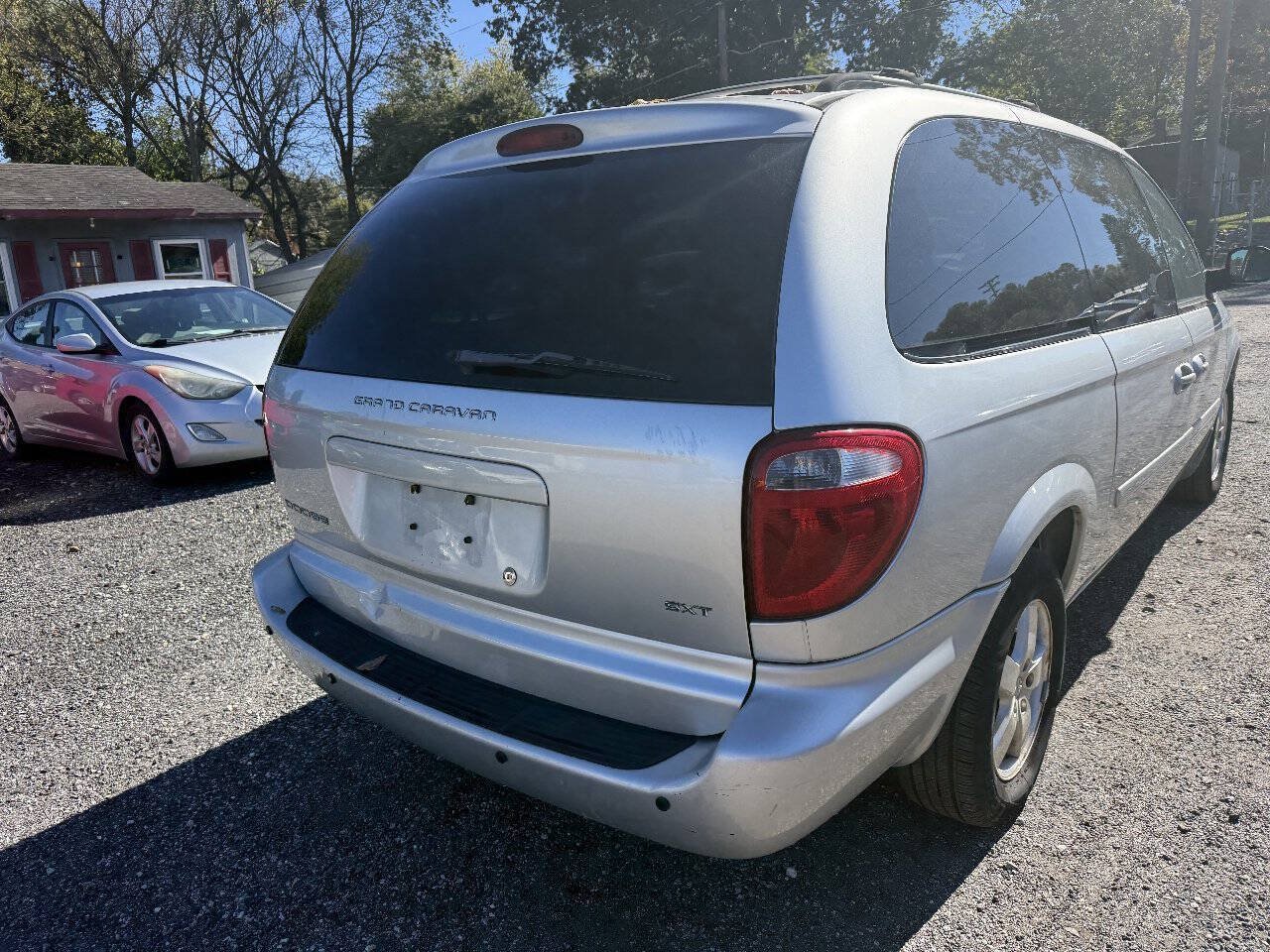 Used 2006 Dodge Grand Caravan SXT FWD image 10