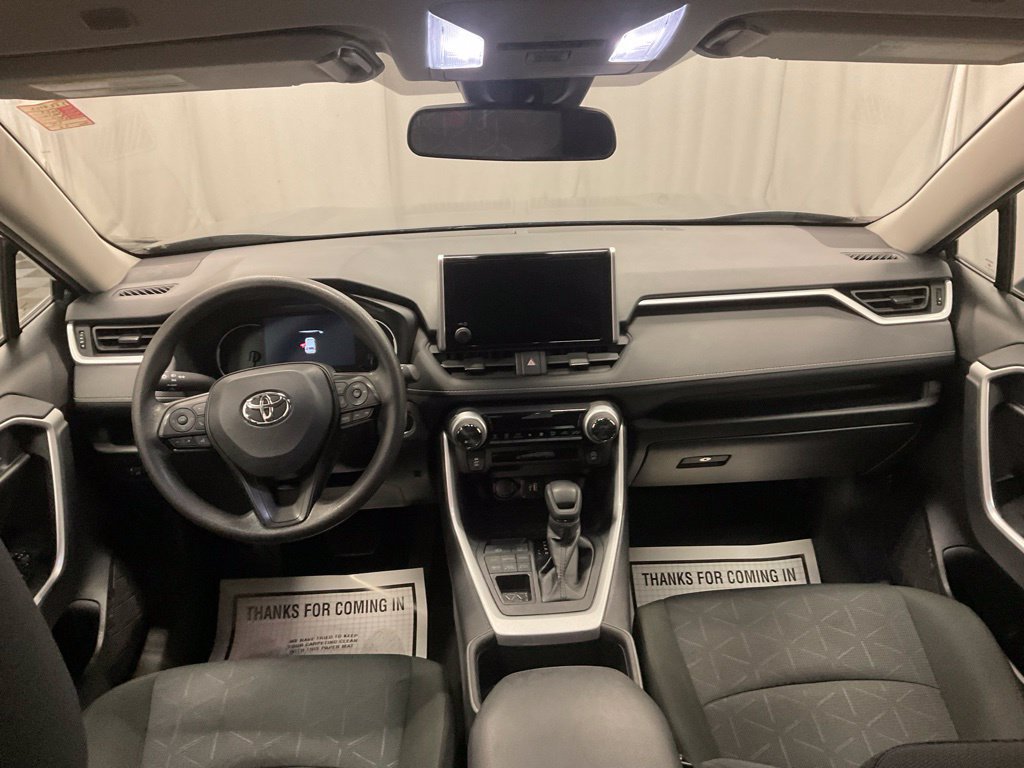 Used 2025 Toyota RAV4 XLE AWD/4WD image 33