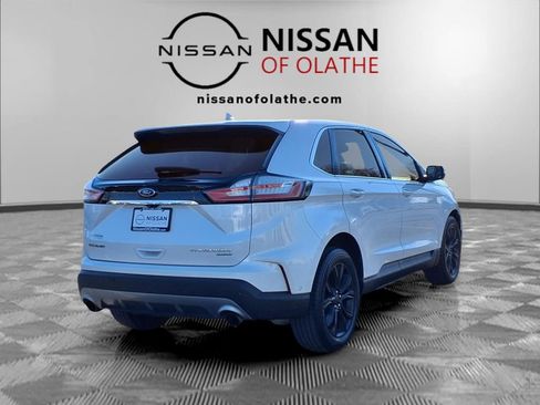 Used 2019 Ford Edge Titanium w/ Equipment Group 301A image 30