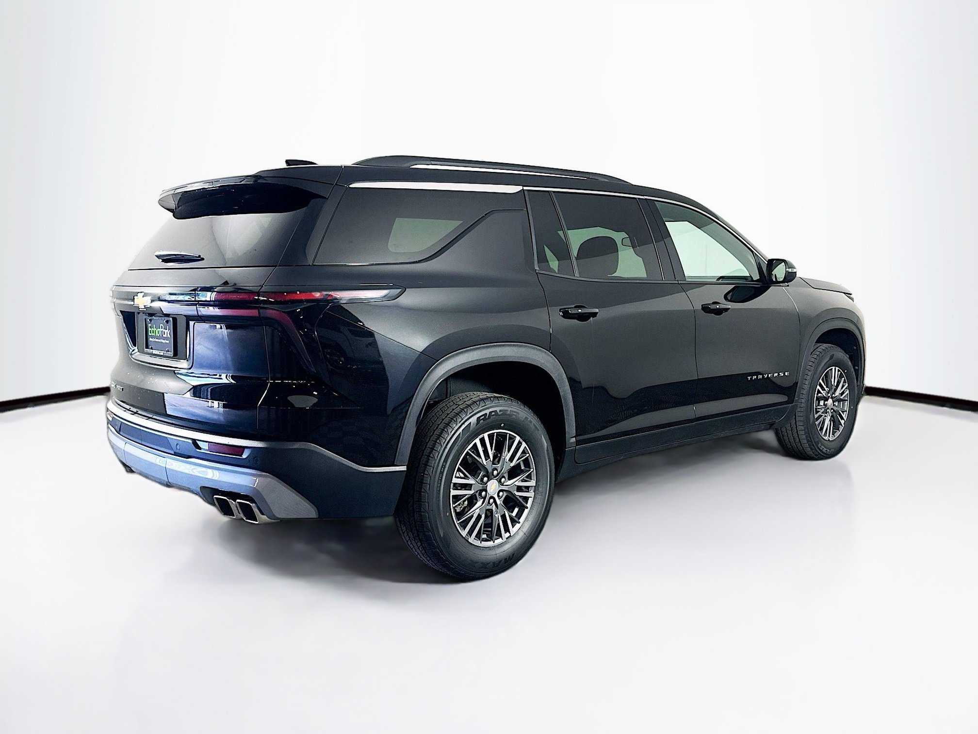 Used 2025 Chevrolet Traverse LT AWD/4WD image 9