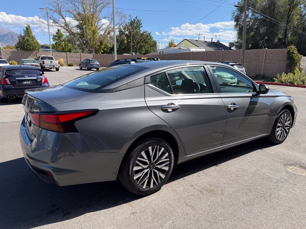 Used 2025 Nissan Altima 2.5 SV AWD/4WD image 5