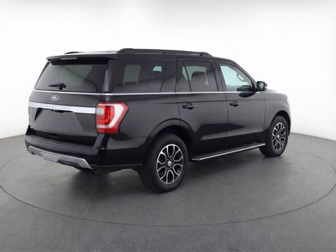 Used 2023 Ford Expedition XLT image 9