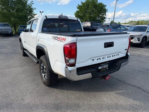 Used 2016 Toyota Tacoma TRD Off-Road w/ Exterior Package AWD/4WD image 4