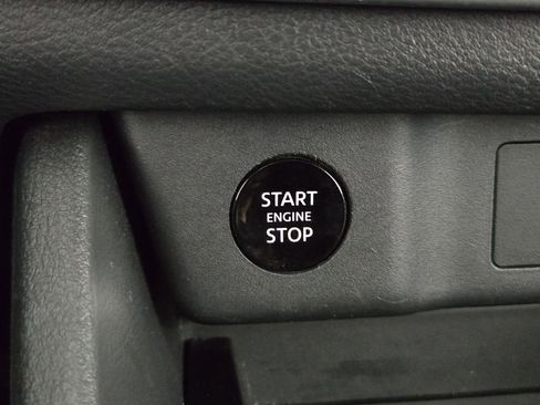 Used 2025 Nissan Rogue SV image 22