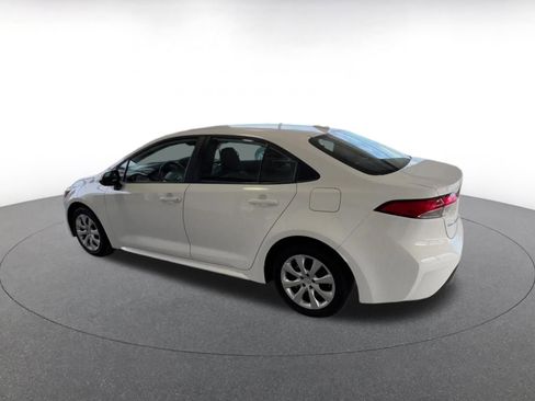Used 2025 Toyota Corolla LE image 10