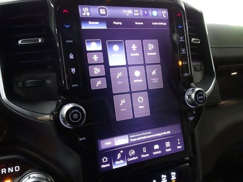 Used 2025 RAM 1500 Laramie image 33