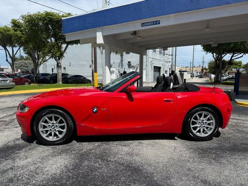 Used 2005 BMW Z4 2.5i image 9