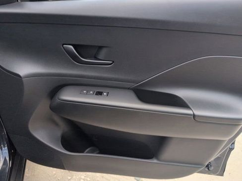 Used 2025 Hyundai Kona SEL FWD image 32