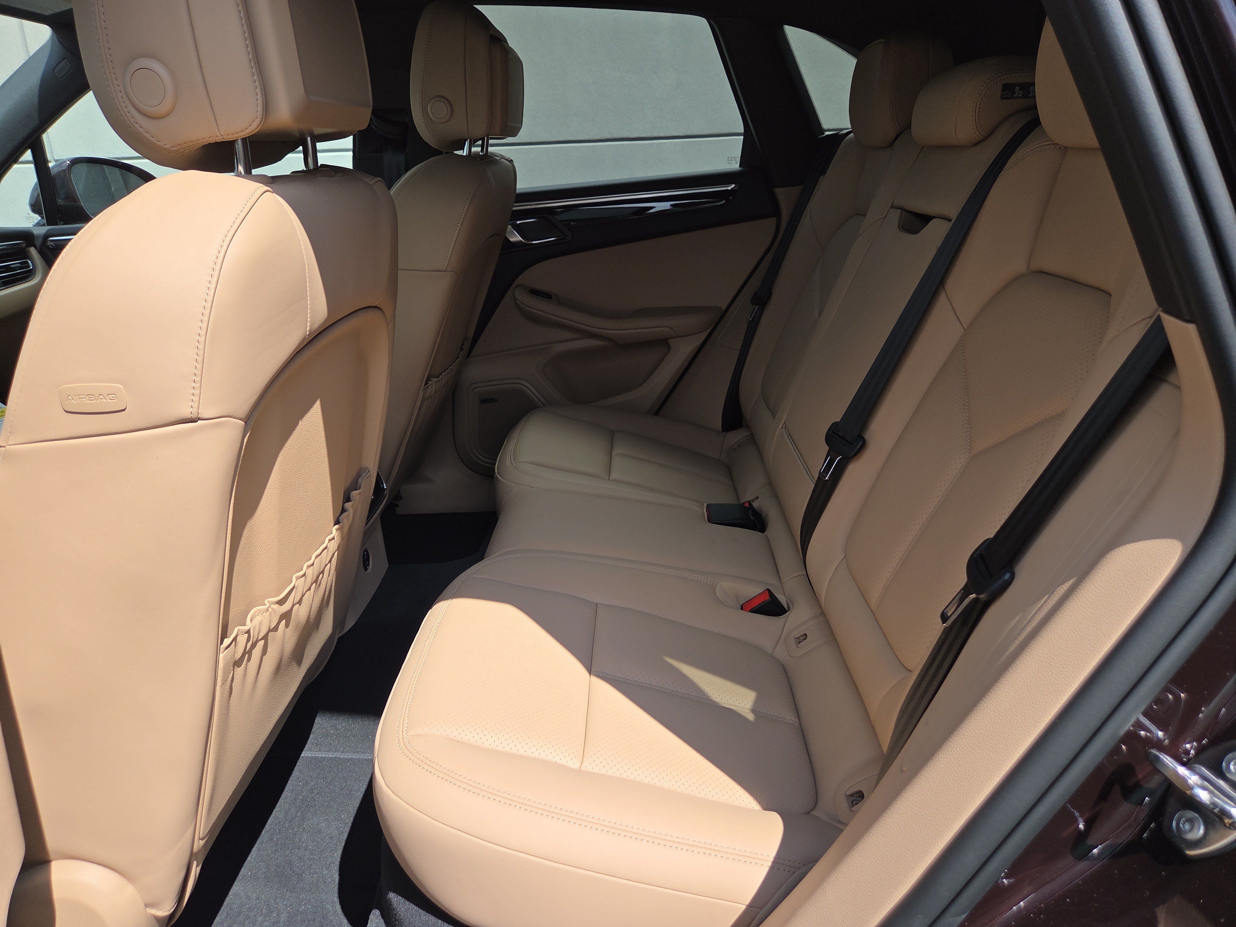 Certified 2025 Porsche Macan AWD/4WD image 13