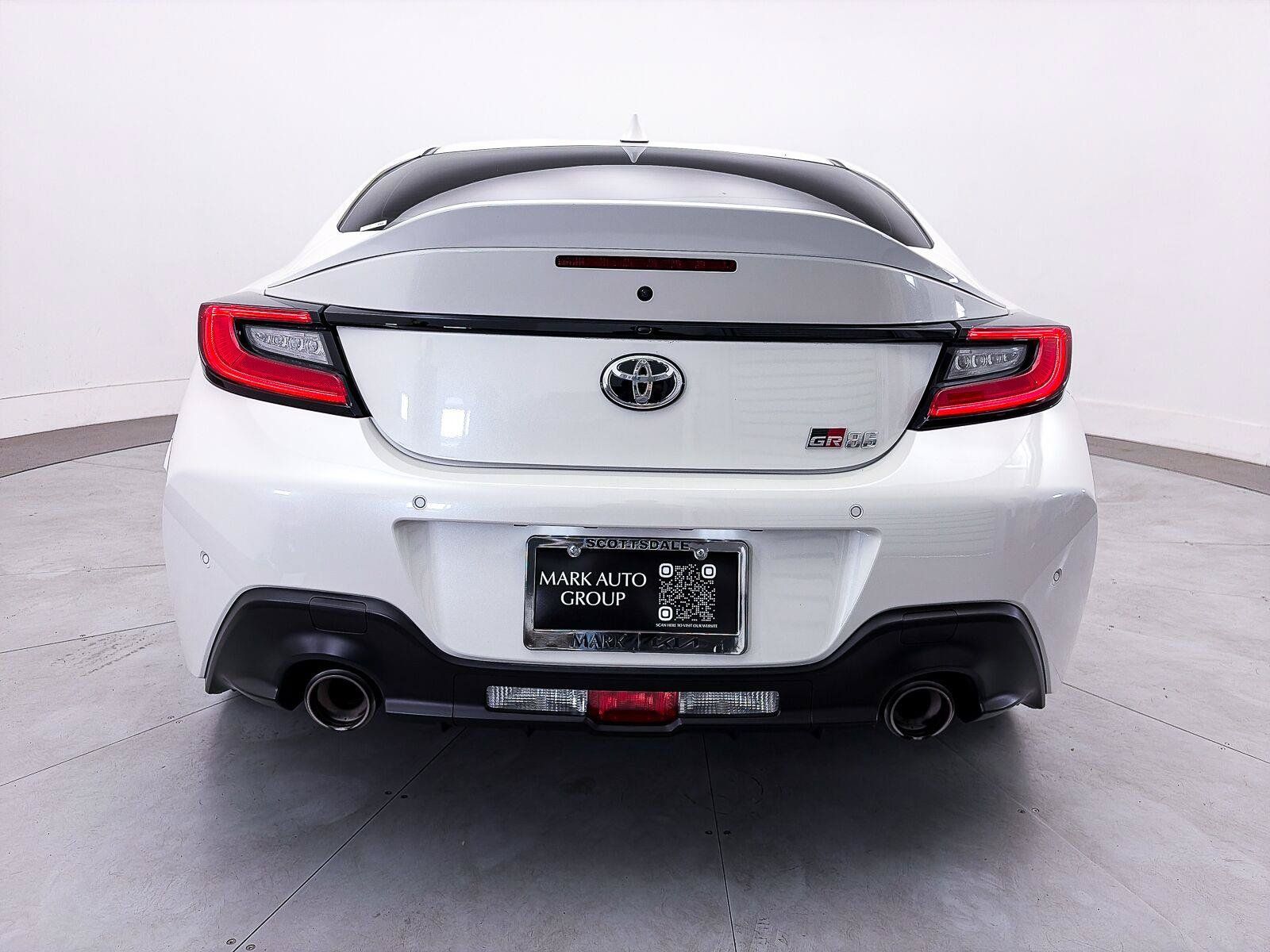 Used 2024 Toyota GR86 Premium RWD image 13