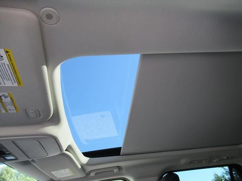 Used 2025 Ford Expedition Platinum AWD/4WD image 19