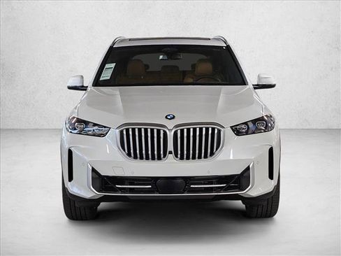 Used 2026 BMW X5 sDrive40i w/ Parking Assistance Package image 2