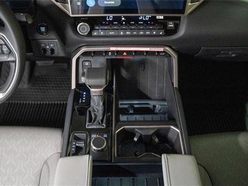 Used 2025 Toyota Tundra Limited image 7