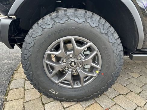 New 2025 Ford Bronco Badlands image 15