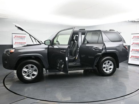 Used 2022 Toyota 4Runner SR5 Premium image 42
