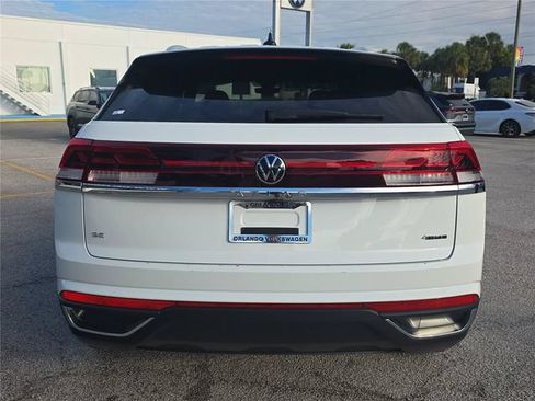 Used 2025 Volkswagen Atlas Cross Sport SE AWD/4WD image 3