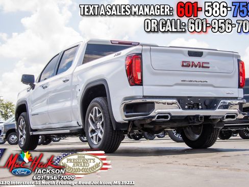Used 2023 GMC Sierra 1500 SLT w/ SLT Premium Package AWD/4WD image 5