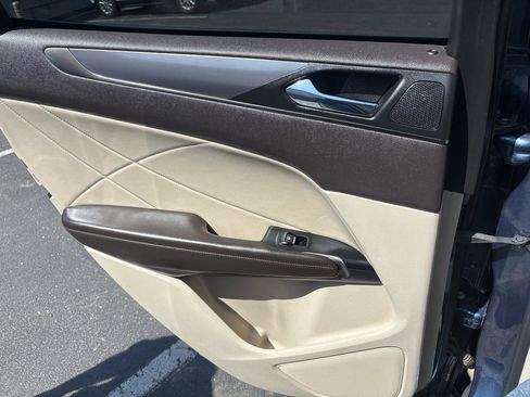 Used 2018 Lincoln MKC Premiere image 25