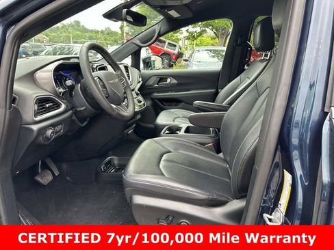 Used 2025 Chrysler Pacifica Select FWD image 21